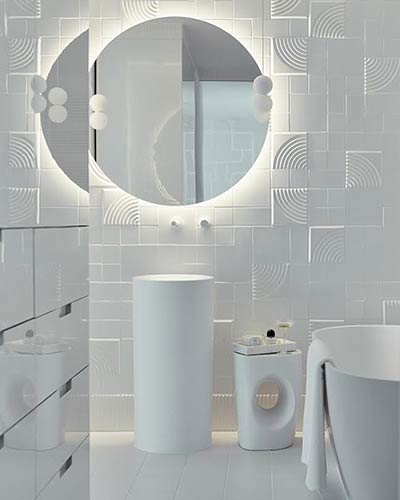 Okrągłe lustro podświetlane opti white w łazience Marcina Tyszki. GieraDesign